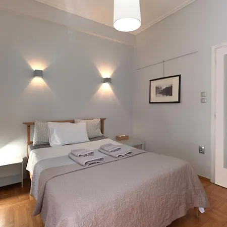 Homy Pagrati Flat 100 Mbps, 12' To Panathenaic Stadium, 5' To Metro